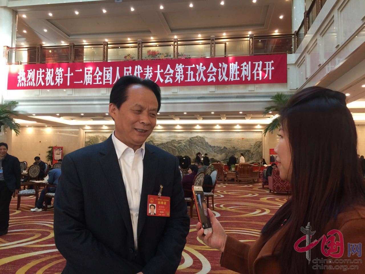 天下人大代表耿福能：加速彝医药生长